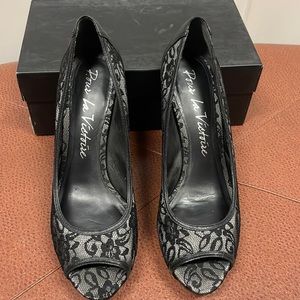 Black lace and leather open toe pump, size 10